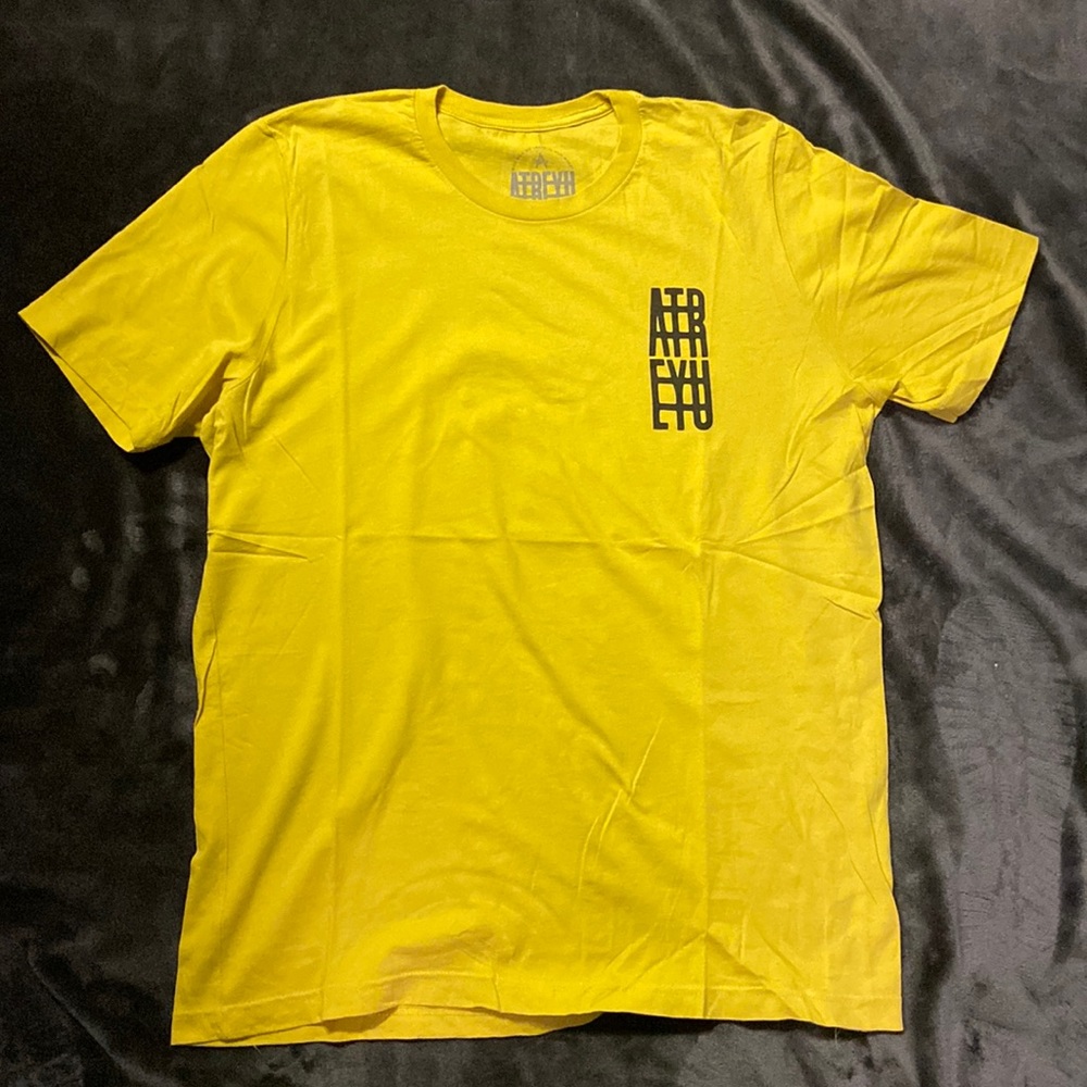 2019 Atreyu tour shirt size XL. I’ve never worn or washed this shirt.